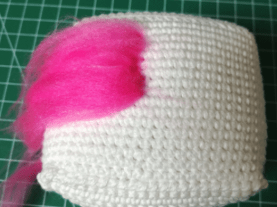 Poser des cheveux en laine feutrée –&nbsp;FR